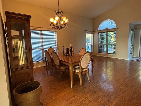 3rd image of 2081 Litchfield Ln