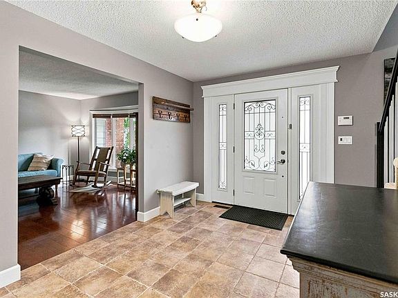 4th image of 515 Emerald PLACE