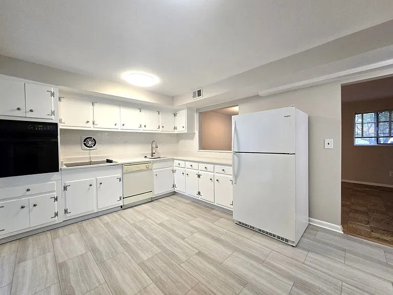 5115 Bangor Dr — Photo 2