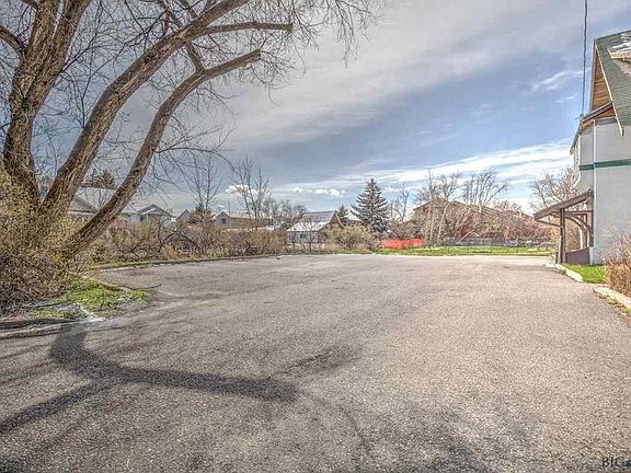 2nd image of 1612 W Babcock St