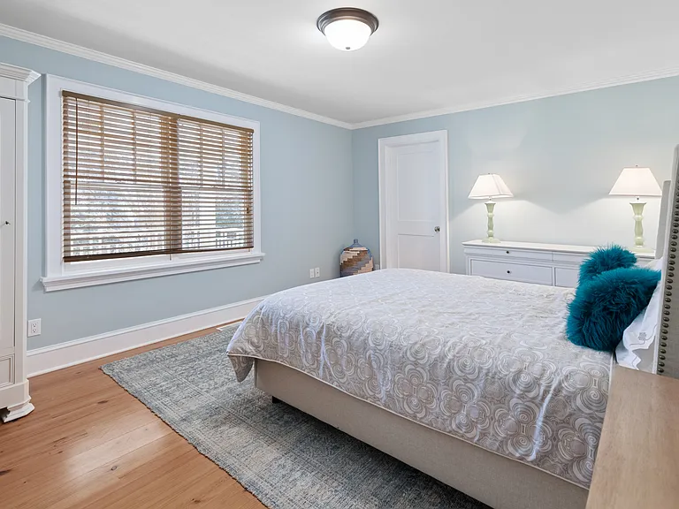 28 Washington Dr — Photo 12