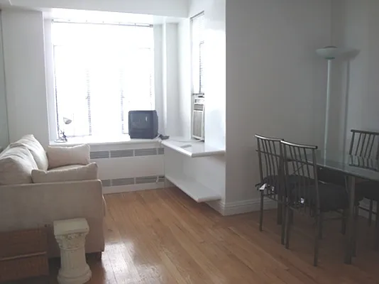 Rented by City Connections Realty | media 8