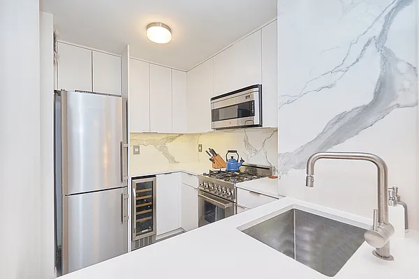 Rented by Compass | media 9