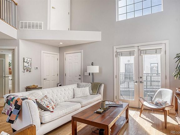 4th image of 790 N Clarkson Street #202