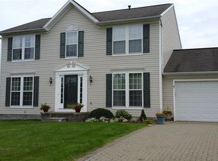 7 Butterfly Ln, West Henrietta, NY 14586