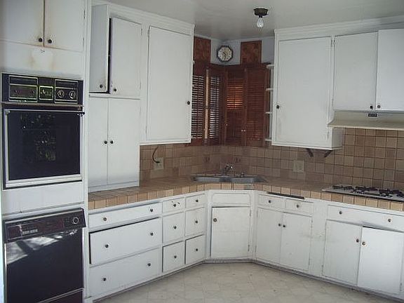 4th image of 5902 Riverton Ave