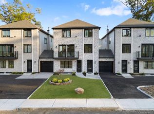 27 Ellish Pkwy #112, Spring Valley, NY 10977