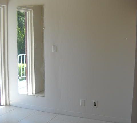 5th image of 1075 NE 39th St #206H