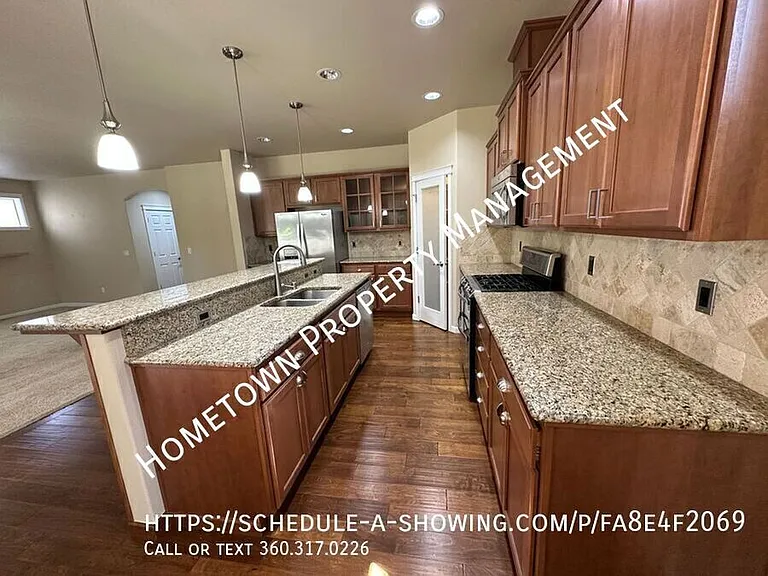 4241 Dudley Dr NE — Photo 10