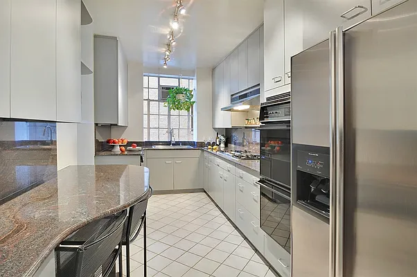 Sold by Corcoran | media 19