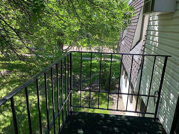 4th image of 218 35th Ave N APT 24