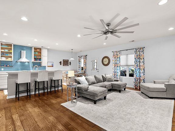 4th image of 2642 Great Scott Dr.