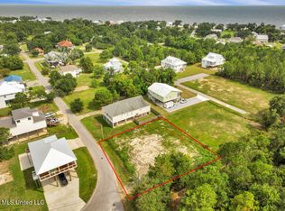 439 Sears Ave, Waveland, MS 39576
