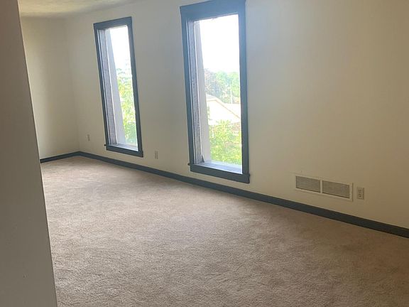 4th image of 2121 Milligan Ave