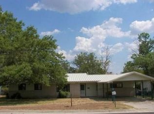 1410 W 1st St, Lampasas, TX 76550