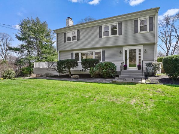 22 Mohawk Dr, Easton, CT 06612