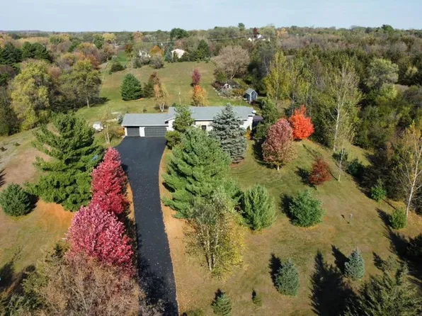 502 Forrest Dr, Hudson, WI 54016