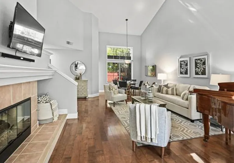 208 Promenade Ln — Photo 6