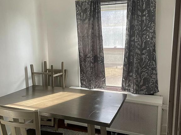 3rd image of 513 Chestnut St