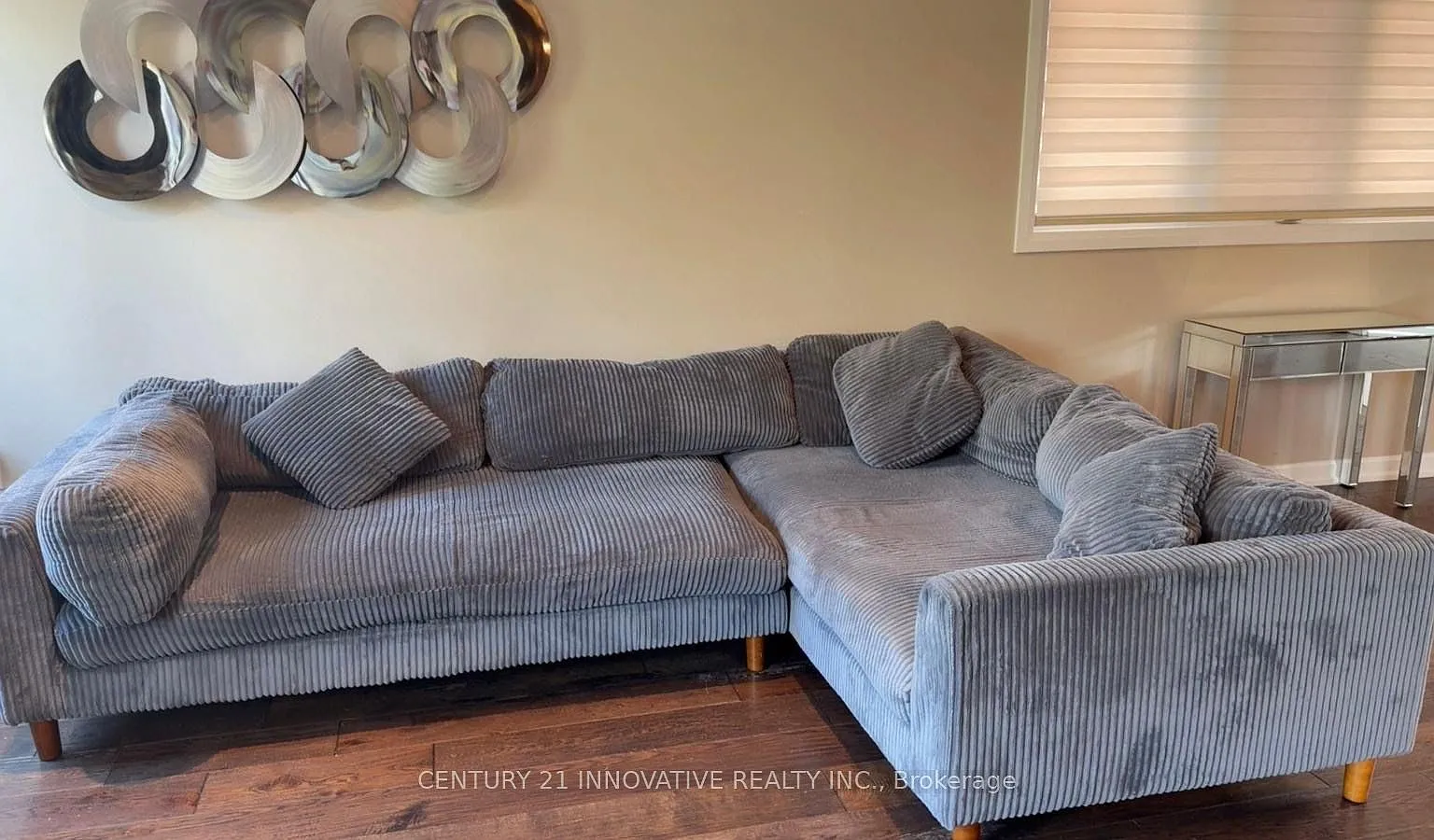 3 bed, $2,800 — Photo 1