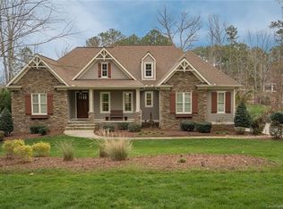 168 Great Point Dr, Mooresville, NC 28117