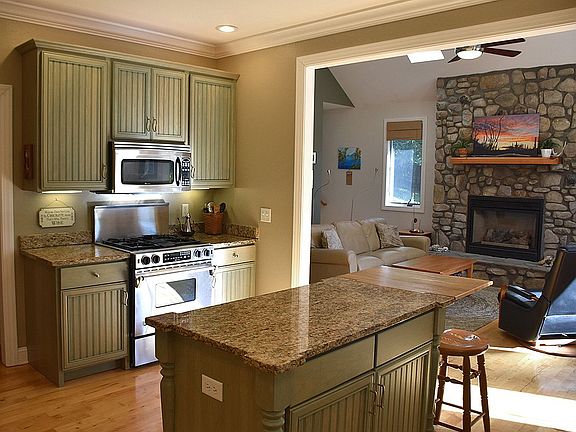 5th image of 245 Waterford Dr