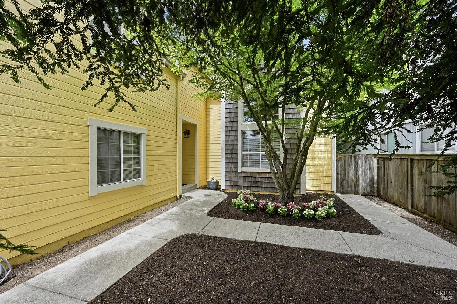 2211 Ironbark Drive - Photo 1