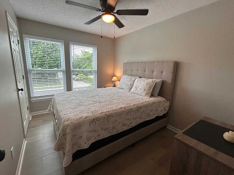 Room for rent (furnished)