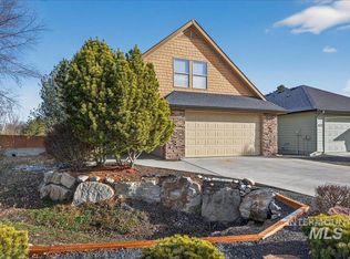 6131 N Hazelbrook Ln, Garden City, ID 83714