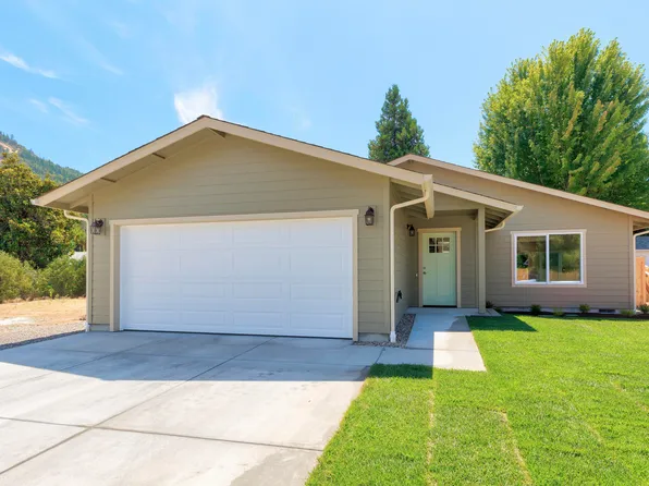 1029 SE Briannas Way, Grants Pass, OR 97527