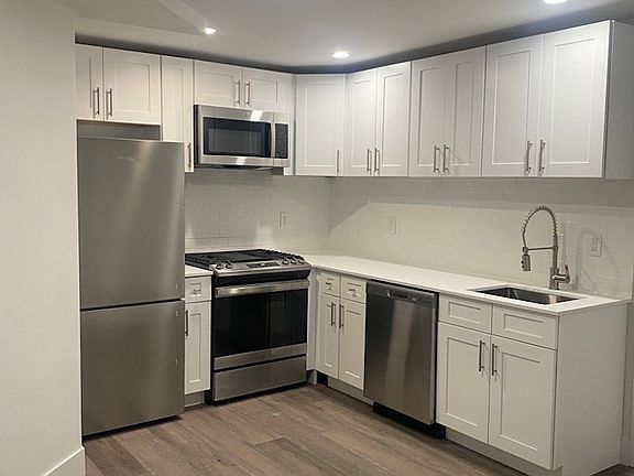 4th image of 10440 Queens Blvd APT 17Y
