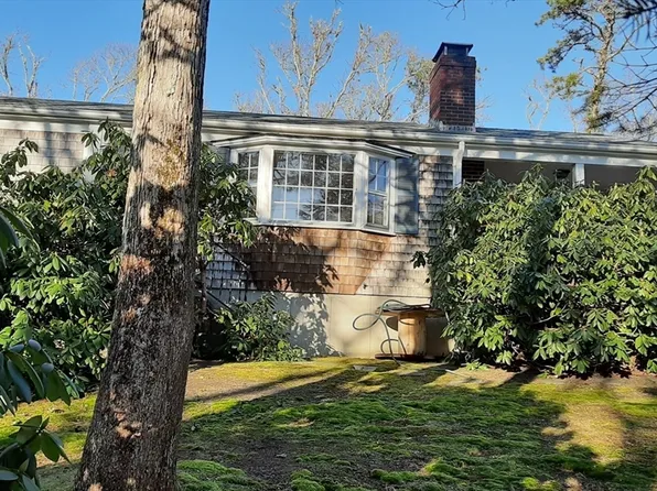 8 Paddock Dr, Harwich, MA 02645