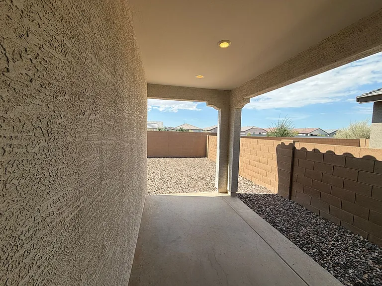 36375 W Leonessa Ave — Photo 7
