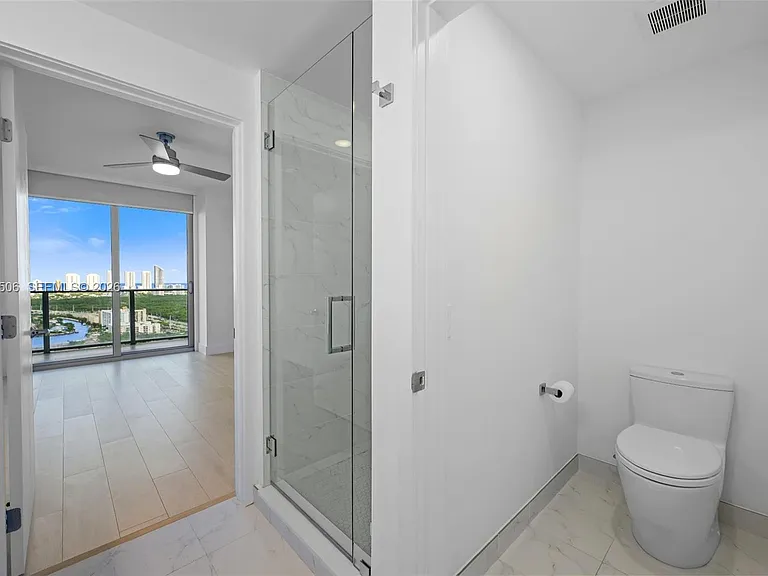 16385 Biscayne Blvd #3020 — Photo 20