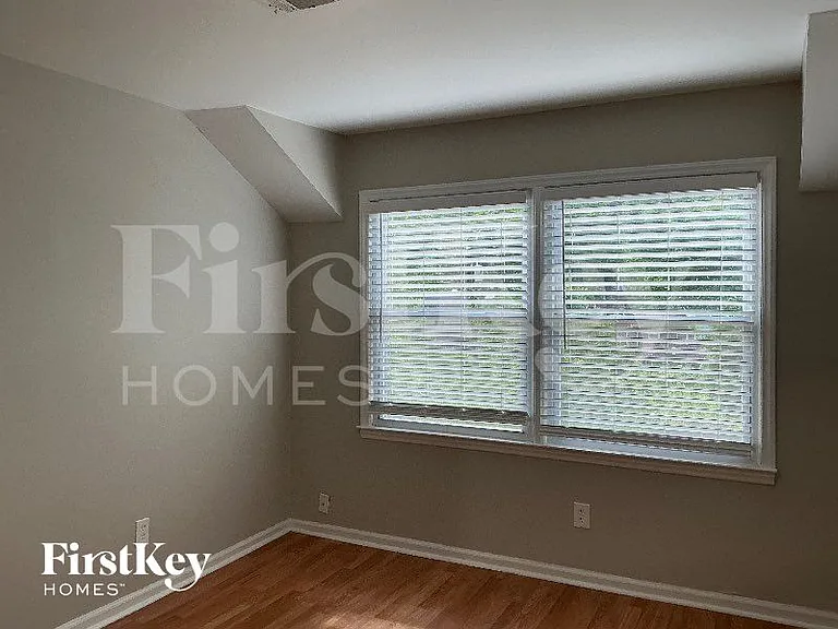 3313 Cross Winds Rd — Photo 5