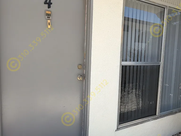 1420 Barry Ave #4 — Photo 2