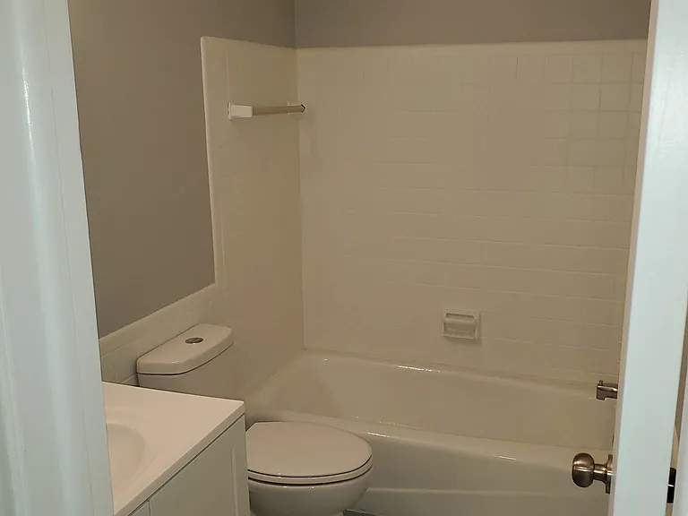 2229 Helen Ave #4 — Photo 5