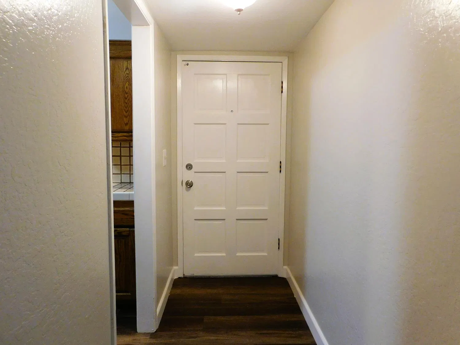 3 bed, 1219 sqft, $2,350 — Photo 2