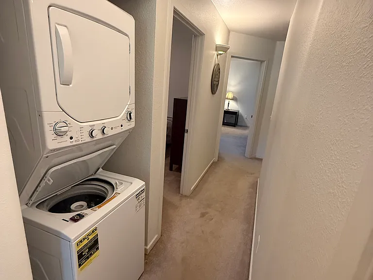 1509 H St #B — Photo 8