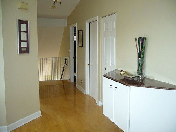 4th image of 525 W Parkside Dr