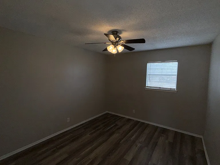 La Mesa Apartments — Photo 12