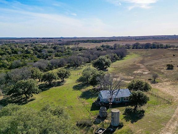 4th image of 866 County Road 2806