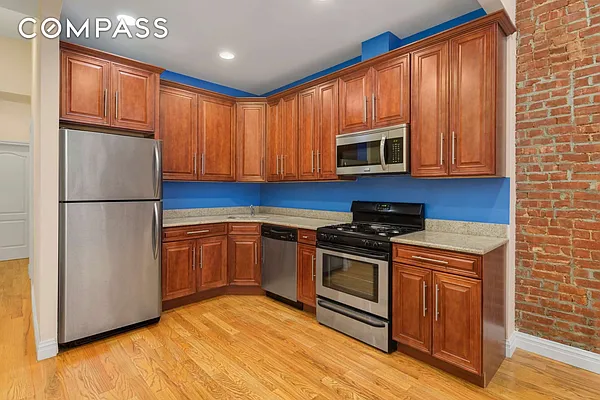 Rented by Compass | media 22