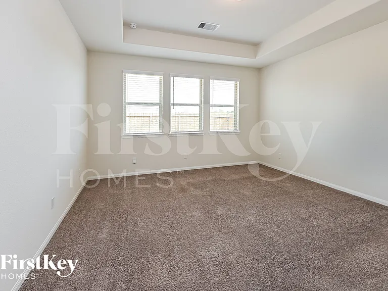 15809 Roberto Clemente Ct — Photo 8