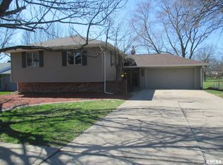 1833 Valencia Pl, Pekin, IL