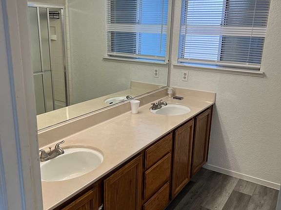 4th image of 2762 Oakwood Ct