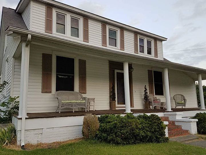 1st image of 402 W Jefferson St
