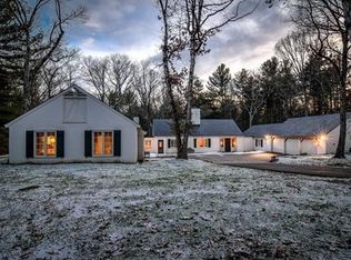 11 Glen St, Dover, MA 02030