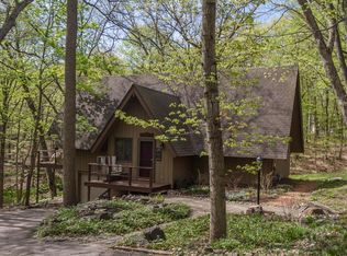 756 Upr Brookwood Dr, Fontana, WI 53125