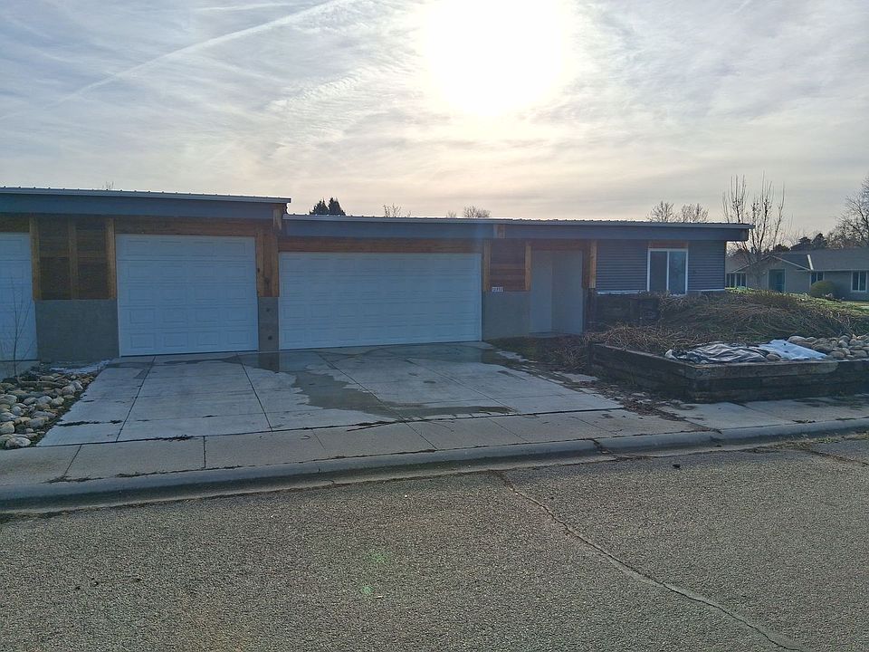 1st image of 10383 W Creek Hollow St